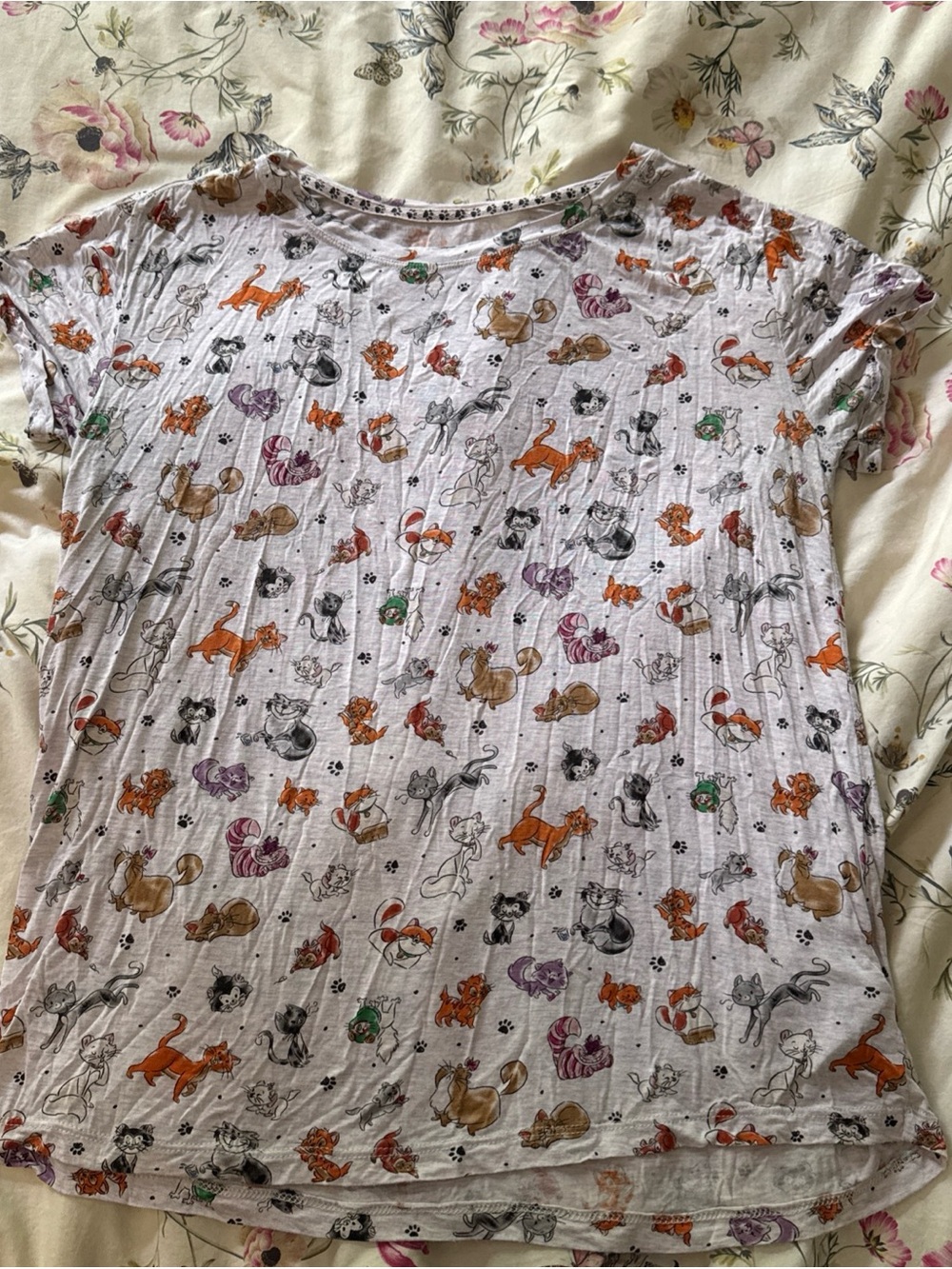 Girls' Short Sleeve Cat Print Tee in White with Multi-Color Accents